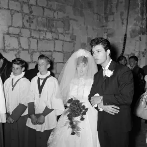 La boda de Donella Webb, hermana de Cliff Richard. Fotografiada.