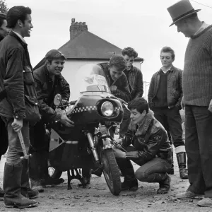 Club de Motocicletas Saltbox. 28 de octubre de 1962. Club de Motocicletas Saltbox. 28 de octubre de 1962.