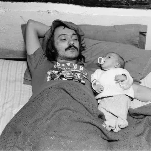 Musician Steve Marriott with his son Toby at their Essex home. 14th April 1976