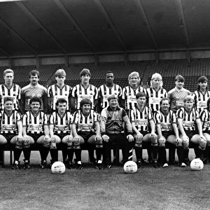 Newcastle United team 1986 / 87 unveiled. Back row, left to right: Coach Colin Suggett
