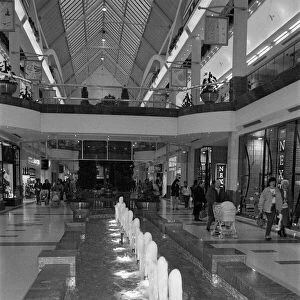 The newly opened Merry Hill Shopping Centre in Brierley Hill. 29th January 1990