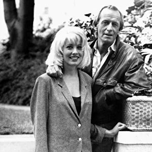 Paul Hogan actor comedian with girlfriend Linda Kozlowski, June 1988