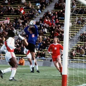 Peru v Poland World Cup 1978 football Manzo Quiroga, Peru goalkeeper