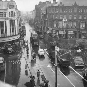 Picture shows on the left, the curved building, The Great Western Hotel