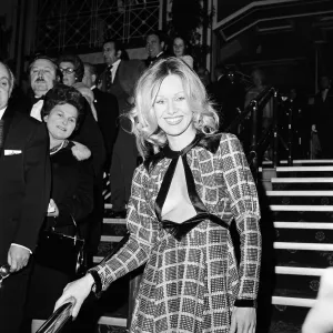 The premiere of "Fiddler on the Roof"at the Dominion Theatre