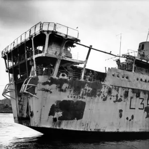 The RFA Sir Tristram enters the River Tyne after an 8, 000 mile rescue operation following