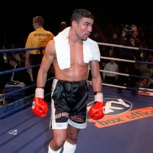 Robin Reid Boxing December 97 Walks around the ring after losing his world