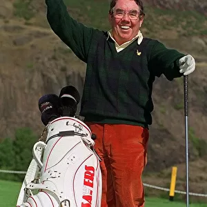 Ronnie Corbett comedian celebrates at Prestonfield Golf Club after touring eight
