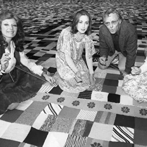 Rula Lenska with Paula Wilcox, Jane Asher and Dickie Henderson making biggest blanket in