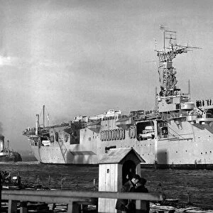 Ships Royal Navy Aircraft Carrier HMS Campania comes in to dock at Portsmouth