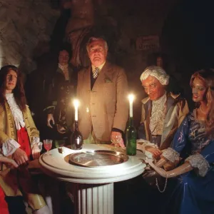 SIR FRANCIS DASHWOOD AT THE RE-OPENING OF HELLFIRE CAVES, WEST WYCOMBE - 28 / 03 / 1995