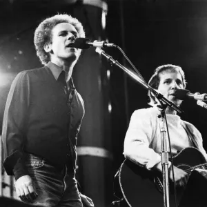 On Stage. Art Garfunkel and Paul Simon (right) at Wembley. June 1982 P009253