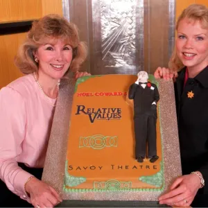 SUSAN HAMPSHIRE AND SANDRA DICKINSON IN PROMOTIONAL SHOOT HOLDING CAKE PUBLICISING NOEL