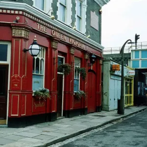 TV Programme: Eastenders June 1994 The Queen Victoria Pub Queen Vic Pub