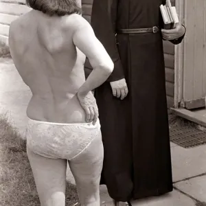 teen naturist nudist pageant contest Nudist Beauty Contest August 1957 people gather round a