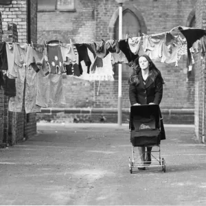 Washing day in St Johns Street, Percy Main. 16th October 1975