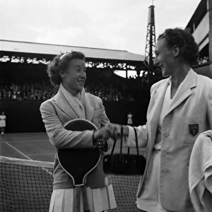 Wimbledon - Wightman Cup Misses Maureen Connolly and J. j. Walker Smith. June 1952 C2998
