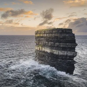 Pico de mar grande Downpatrick Head. Pico de mar grande Downpatrick Head.
