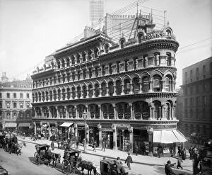 <b class=qtipBold><figcaption>Albert Buildings BL15329</figcaption></b><br>ALBERT BUILDINGS, 49 Queen Victoria Street, City of London. Photographed by Bedford Lemere for City and West End Properties Ltd in May 1899.<br><em>© Historic England</em> Albert Buildings BL15329