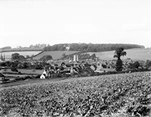 <b class=qtipBold><figcaption>Amersham CC74_00121</figcaption></b><br>AMERSHAM, Buckinghamshire. A view of the town, lying in the valley of the Misbourne, showing the tower of St Mary's Church. In 1892, the railway arrived and the town buildings spread towards the new station on the hill. Photographed by Henry Taunt (active 1860-1922).<br><em>© Historic England</em> Amersham CC74_00121