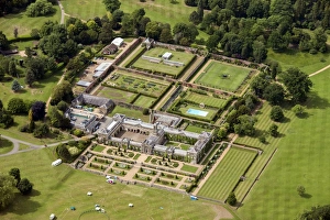 <b class=qtipBold><figcaption>Bowood House 29657_047</figcaption></b><br>Bowood House, Wiltshire. Photographed in June 2015.<br><em>© Historic England Archive</em> Bowood House 29657_047