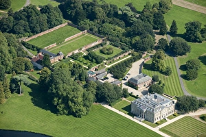 <b class=qtipBold><figcaption>Broadlands House 29640_034</figcaption></b><br>Broadlands House, Romsey, Hampshire. An 18th century country house built around an Elizabethan shell. Listed Grade I.<br><em>© Historic England Archive</em> Broadlands House 29640_034