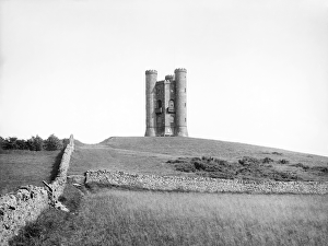 <b class=qtipBold><figcaption>Broadway Tower CC56_00795</figcaption></b><br>BROADWAY TOWER, Worcestershire. Looking up the hill toward the folly tower built by the Earl of Coventry in 1800, consisting of three round turrets and three canted sides. Photographed in 1900 by Henry Taunt.<br><em>© Historic England</em> Broadway Tower CC56_00795
