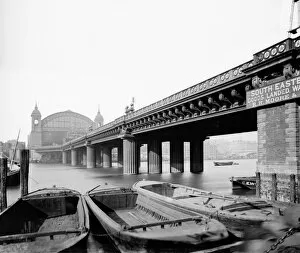 Boat Collection: Cannon Street Railway Bridge, London DD97_00102