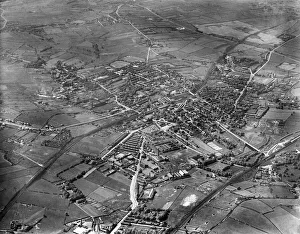 <b class=qtipBold><figcaption>Cleckheaton 1939 EPW061320</figcaption></b><br>CLECKHEATON, Kirklees, West Yorkshire. Aerial view of the town from the south-east, 2nd June 1939. Aerofilms Collection.<br><em>© Historic England</em> Cleckheaton 1939 EPW061320