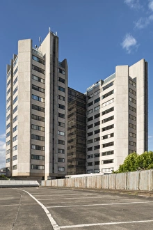 <b class=qtipBold><figcaption>Coventry Point DP164643</figcaption></b><br>Coventry Point, Market Way, Coventry, West Midlands. General view from the south west.<br><em>© Historic England</em> Coventry Point DP164643