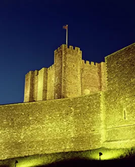 Images Dated 4th April 2007: Dover Castle at night K020968