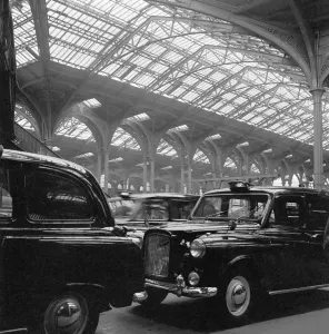 Transport and Waterways in England - Railways, Canals and Roads: Print of a Taxi Rank at Liverpool Street Station