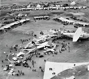 Aircraft Gallery: Farnborough Air Show, 1952 EAW046639