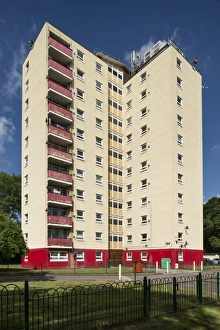 <b class=qtipBold><figcaption>Ferrers Close DP164774</figcaption></b><br>1 - 65 Ferrers Close, Coventry, West Midlands. General view from the south west.<br><em>© Historic England</em> Ferrers Close DP164774