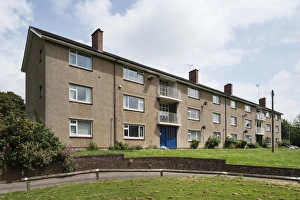 <b class=qtipBold><figcaption>Fred Lee Grove DP164786</figcaption></b><br>49 - 59 & 61 - 71 Fred Lee Grove, Coventry, West Midlands. Exterior, viewed from the south west.<br><em>© Historic England</em> Fred Lee Grove DP164786