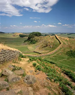 <b class=qtipBold><figcaption>Hadrian's Wall J060253</figcaption></b><br>HADRIAN'S WALL, Northumberland. View along the wall looking east located half a mile west of Housesteads. hadrian<br><em>© Historic England</em> Hadrian's Wall J060253