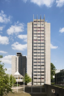 <b class=qtipBold><figcaption>Halls of residence DP164687</figcaption></b><br>Coventry University Quadrant Hall and Priory Hall (University Halls of Residence), Priory Street, Coventry, West Midlands. Exterior, viewed from the west.<br><em>© Historic England</em> Halls of residence DP164687