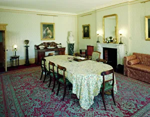 <b class=qtipBold><figcaption>Down House Dining Room J000033</figcaption></b><br>DOWN HOUSE, Kent. Interior view of the Dining Room.<br><em>© Historic England</em> Down House Dining Room J000033