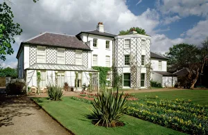 <b class=qtipBold><figcaption>Down House K030468</figcaption></b><br>DOWN HOUSE, Kent. The back of the house from the garden.<br><em>© Historic England</em> Down House K030468