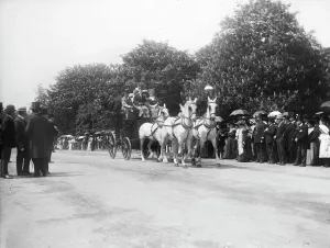 Victorian Era Transportation Prints: Coaching Club meeting MCF01_02_0137