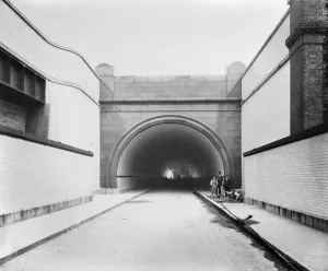 London Underground History Prints: Building Rotherhithe Tunnel BB99_06817