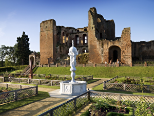 Kenilworth Castle Elizabethan Garden N090446 Kenilworth Castle Elizabethan Garden N090446