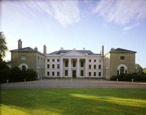 <b class=qtipBold><figcaption>Kenwood House J890366</figcaption></b><br>KENWOOD HOUSE, Hampstead, London. Exterior view. The North front of Kenwood with portico and wings. This is the main entrance to Kenwood House.<br><em>© Historic England</em> Kenwood House J890366