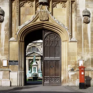 Doors Gallery: Kings College, Cambridge K991393