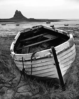 Ships and Boats Gallery: Lindisfarne Castle N080248