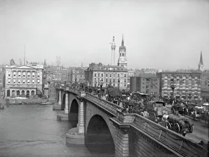 <b class=qtipBold><figcaption>London Bridge CC56_01072</figcaption></b><br>LONDON BRIDGE, City of London. The bridge was rebuilt in 1825 as the old one could no longer cope with the increasing traffic, to a design by John Rennie. The earliest known bridge on the site dates to Roman times. Photographed by Henry Taunt in 1880.<br><em>© Historic England</em> London Bridge CC56_01072