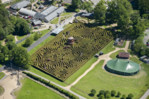 <b class=qtipBold><figcaption>Longleat Maze 29702_051</figcaption></b><br>Longleat Park Maze, Wiltshire. Photographed in June 2015.<br><em>© Historic England Archive</em> Longleat Maze 29702_051