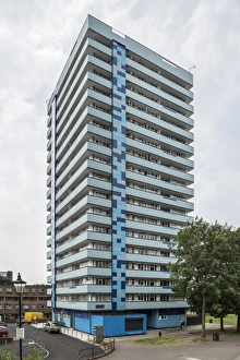 <b class=qtipBold><figcaption>Meadow House DP164747</figcaption></b><br>Meadow House, Upper Spon Street, Coventry, West Midlands. Exterior, view from the north west.<br><em>© Historic England</em> Meadow House DP164747