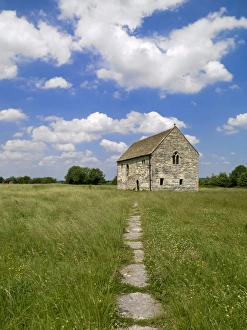 <b class=qtipBold><figcaption>Meare Fish House N090124</figcaption></b><br>MEARE FISH HOUSE, Somerset. Exterior view. The only surviving monastic fishery building in England, this housed the Abbot of Glastonbury's water bailiff and provided facilities for fish-salting and drying.<br><em>© Historic England</em> Meare Fish House N090124