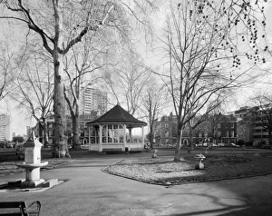 Islington Gallery: Northampton Square Garden BB98_02712